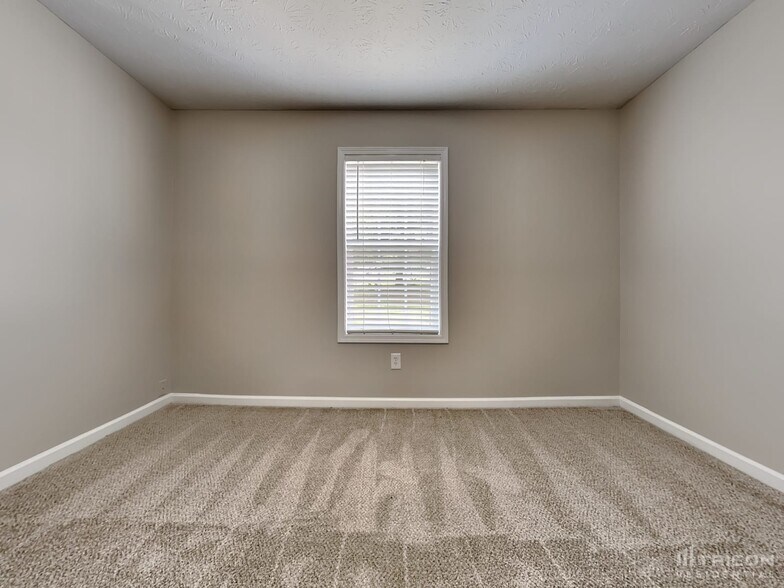 Building Photo - 1755 Miller Springs Dr