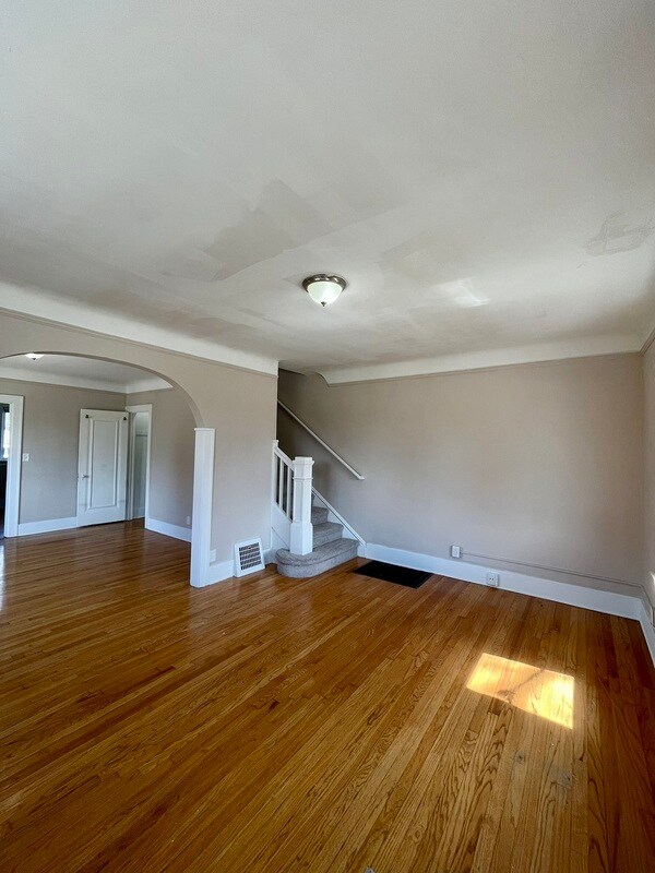 Building Photo - 162 Labadie St