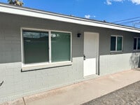 Building Photo - 2033 W Madison St