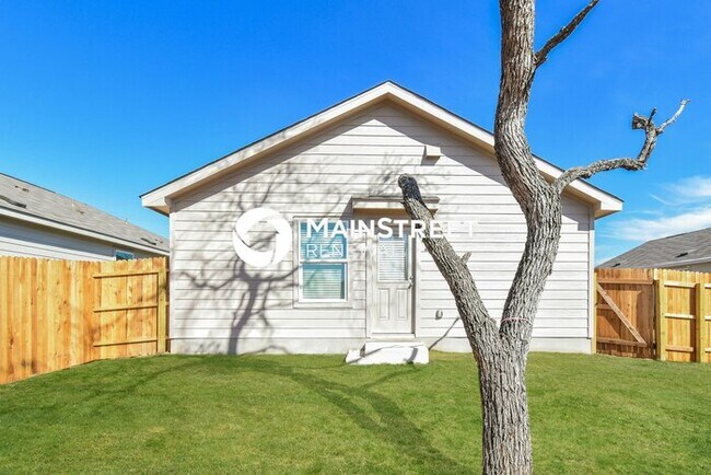Building Photo - 3 Bedroom Pet-Friendly Home in San Antonio...