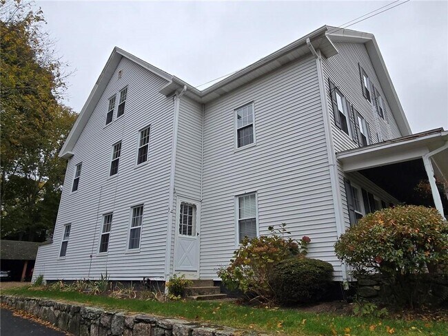 Building Photo - 186 Beach St