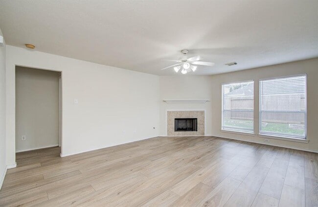 Building Photo - 12026 Parkers Hideaway Dr