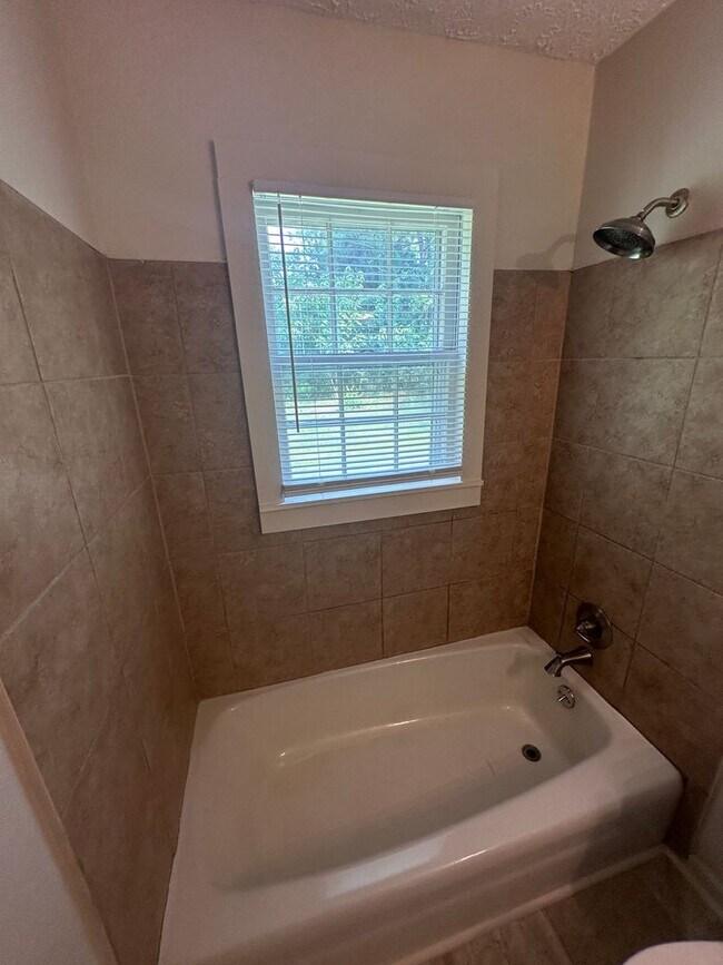 Building Photo - 6517 Portsmouth Dr