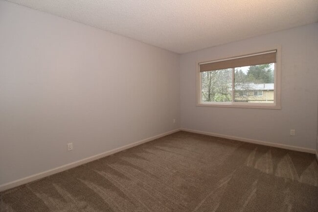 Building Photo - Charming 3 Bedroom Rental in Kirkland, WA ...