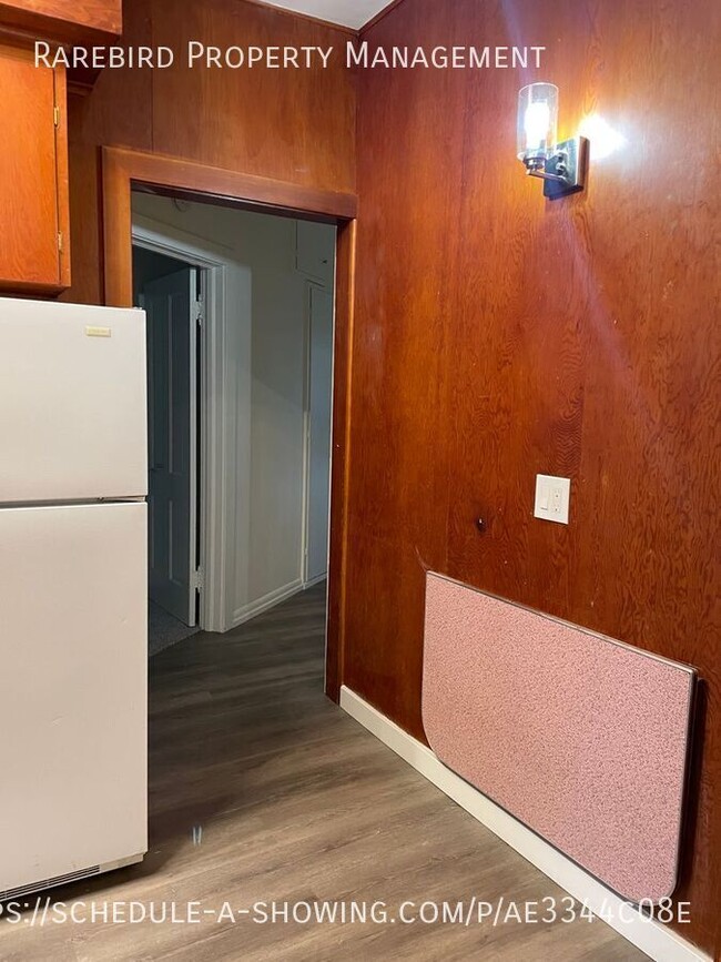 Building Photo - 1 Bed, 1 Bath unit in the McLoughlin Conse...