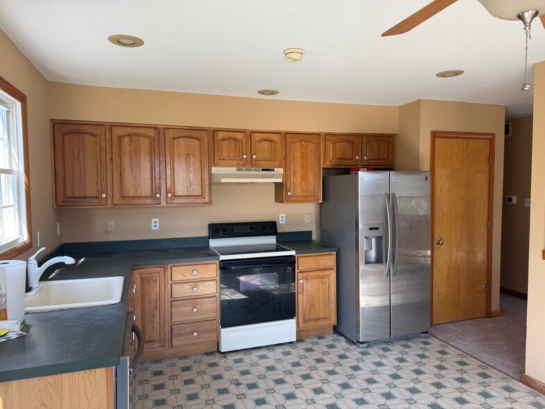 Building Photo - 545 Old Stage Rd