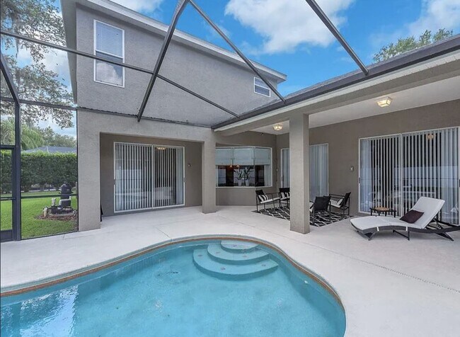 Building Photo - 5/3.5 Pool Home, Cul-de-Sac, large militar...