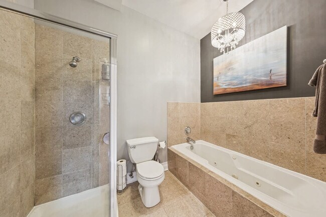 Building Photo - 657 N Carpenter St