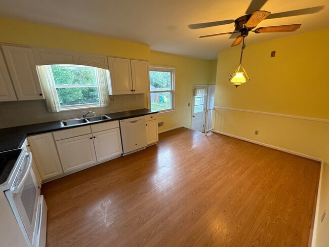 Building Photo - 9718 Lyric Ln