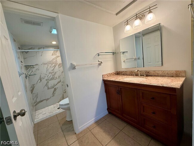Building Photo - 1429 Cape Coral Pkwy W