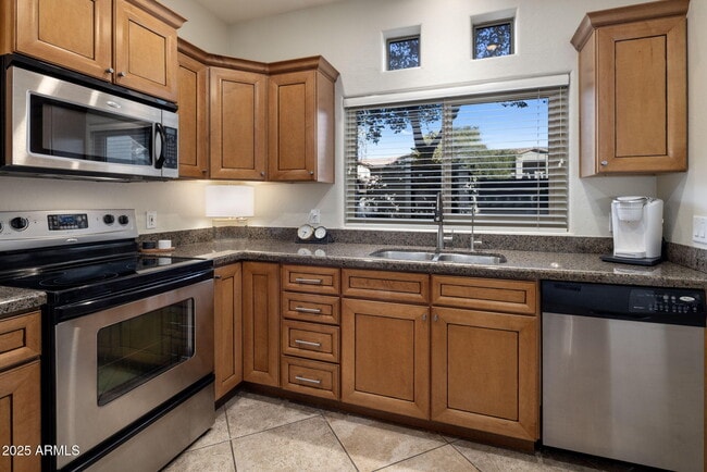 Building Photo - 1351 N Pleasant Dr