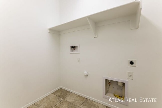 Building Photo - 6688 E Via Boca Grande