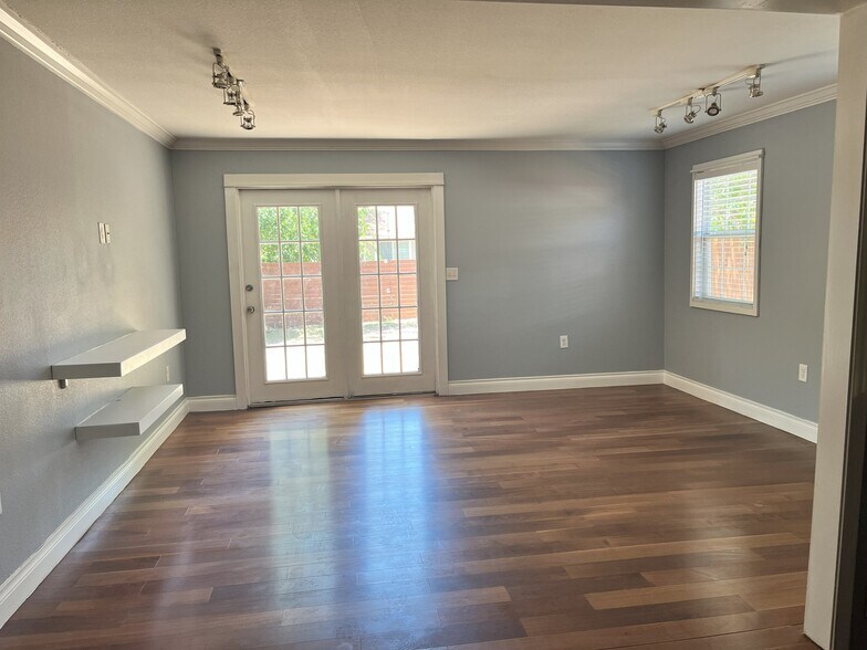 Building Photo - 6902 Colony Park Dr