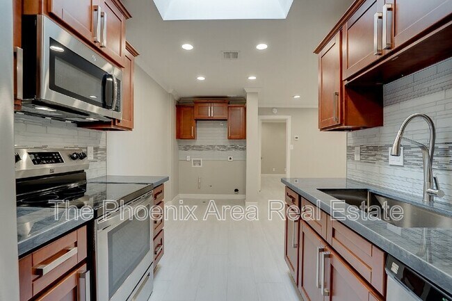 Building Photo - 99 N Cooper Rd