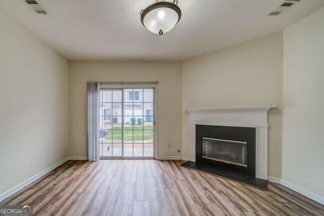 Building Photo - 3285 Hidden Cove Cir NW