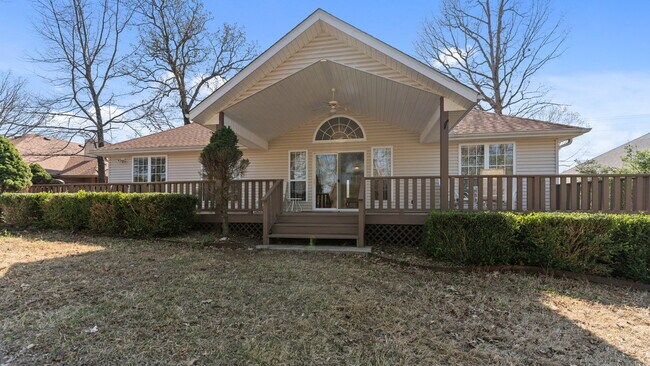 Building Photo - "Lovely 3-Bed Home with Granite Kitchen & ...