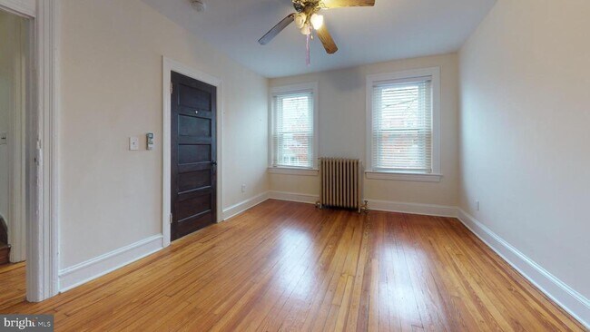 Building Photo - 728 Rock Creek Church Rd NW