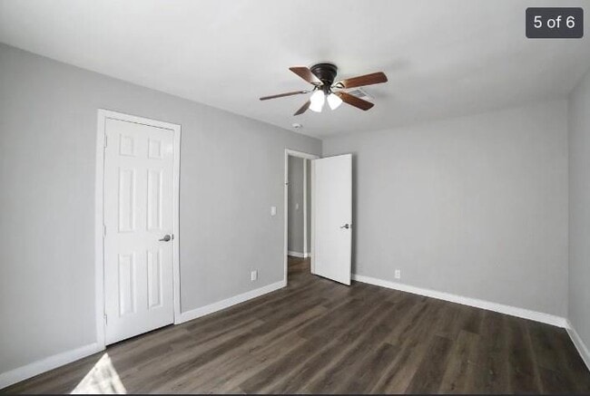 Building Photo - 425 San Blas