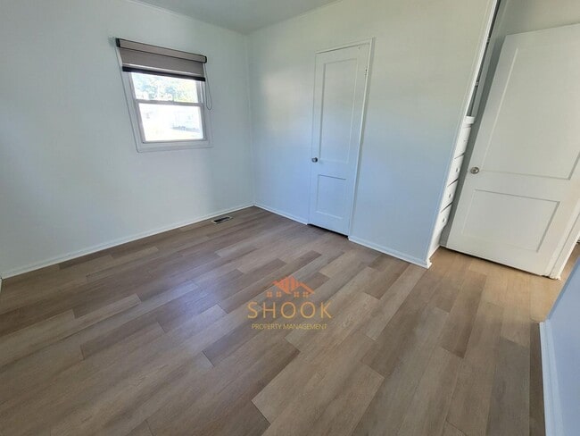 Building Photo - FLIPPED 2 BR HOME, CENTRALLY LOCATED!