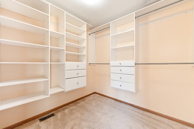 Building Photo - 511 Pheasant Trail