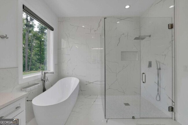 Building Photo - 2964 Old Peachtree Rd NE