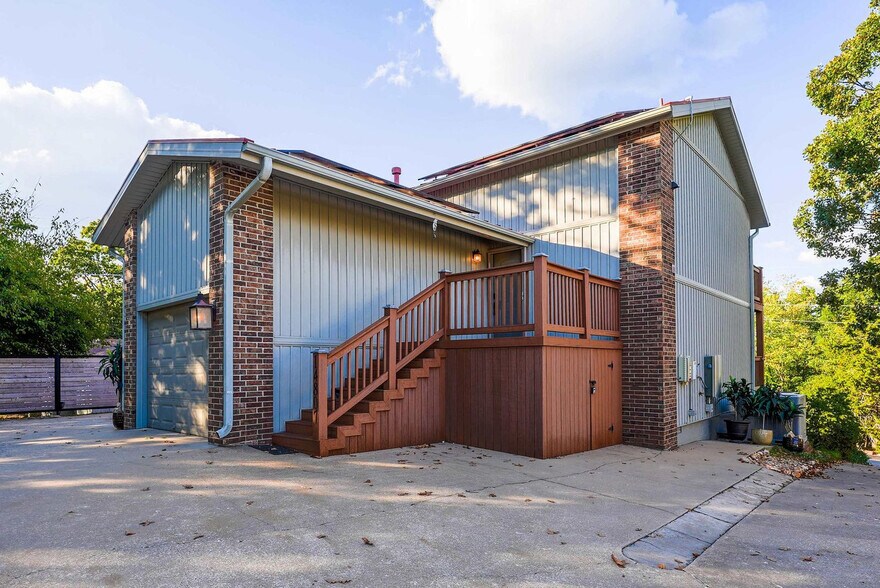 Building Photo - 14807 Dutchmans Dr