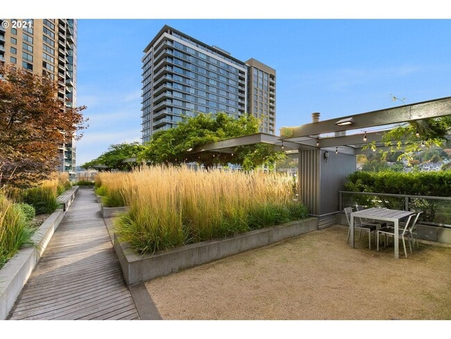 Building Photo - 3601 S River Pkwy