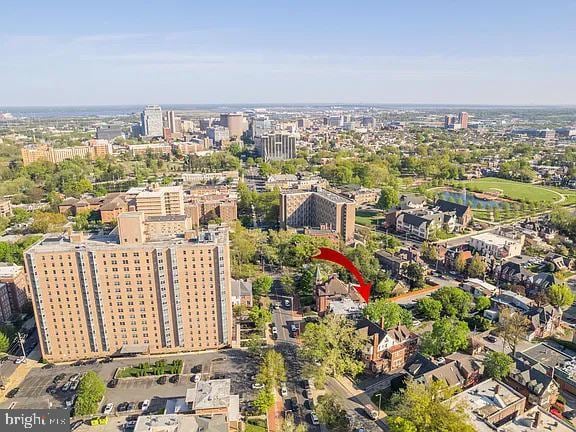 Building Photo - 1308 Delaware Ave