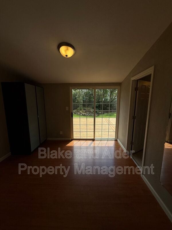 Building Photo - 5916 SE Knapp St