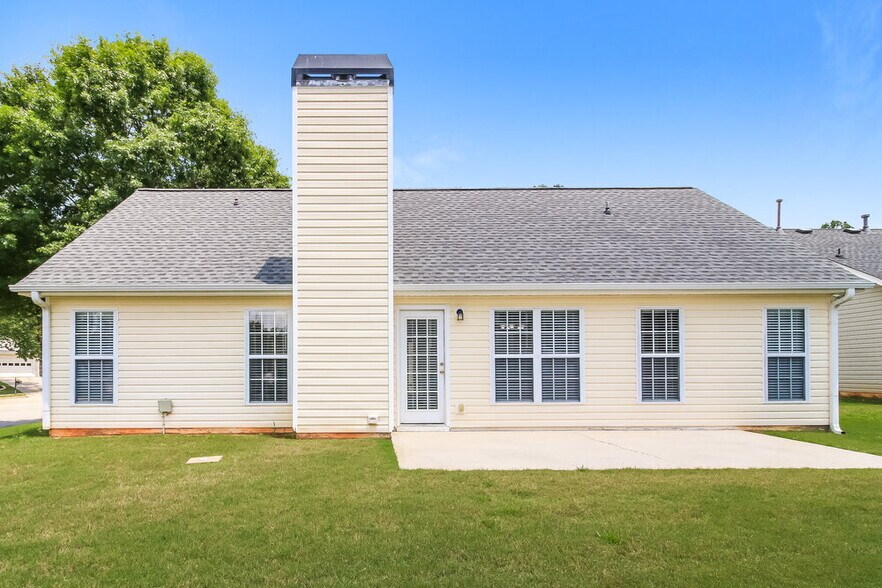 Building Photo - 180 Lake Cove Approach