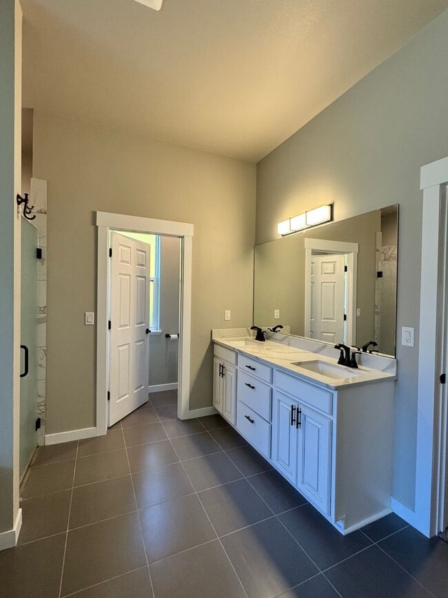 Building Photo - Occupied, do not disturb tenants.  West Valley 3 bedroom 3 Car Garage Custom Built