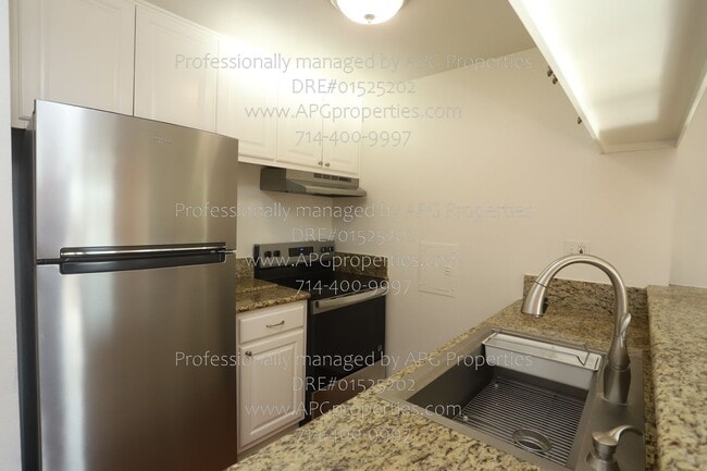 Building Photo - 5585 E Pacific Coast Hwy