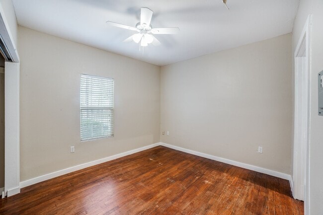 Building Photo - TOBIN HILL COTTAGE