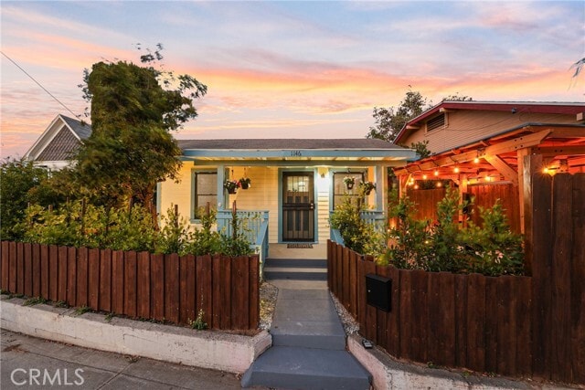 Building Photo - 1146 N Loma Vista Dr