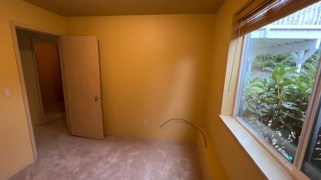 Building Photo - Beautiful 2 Bed 1 Bath MIL Unit near Cedar Grove, Issaquah