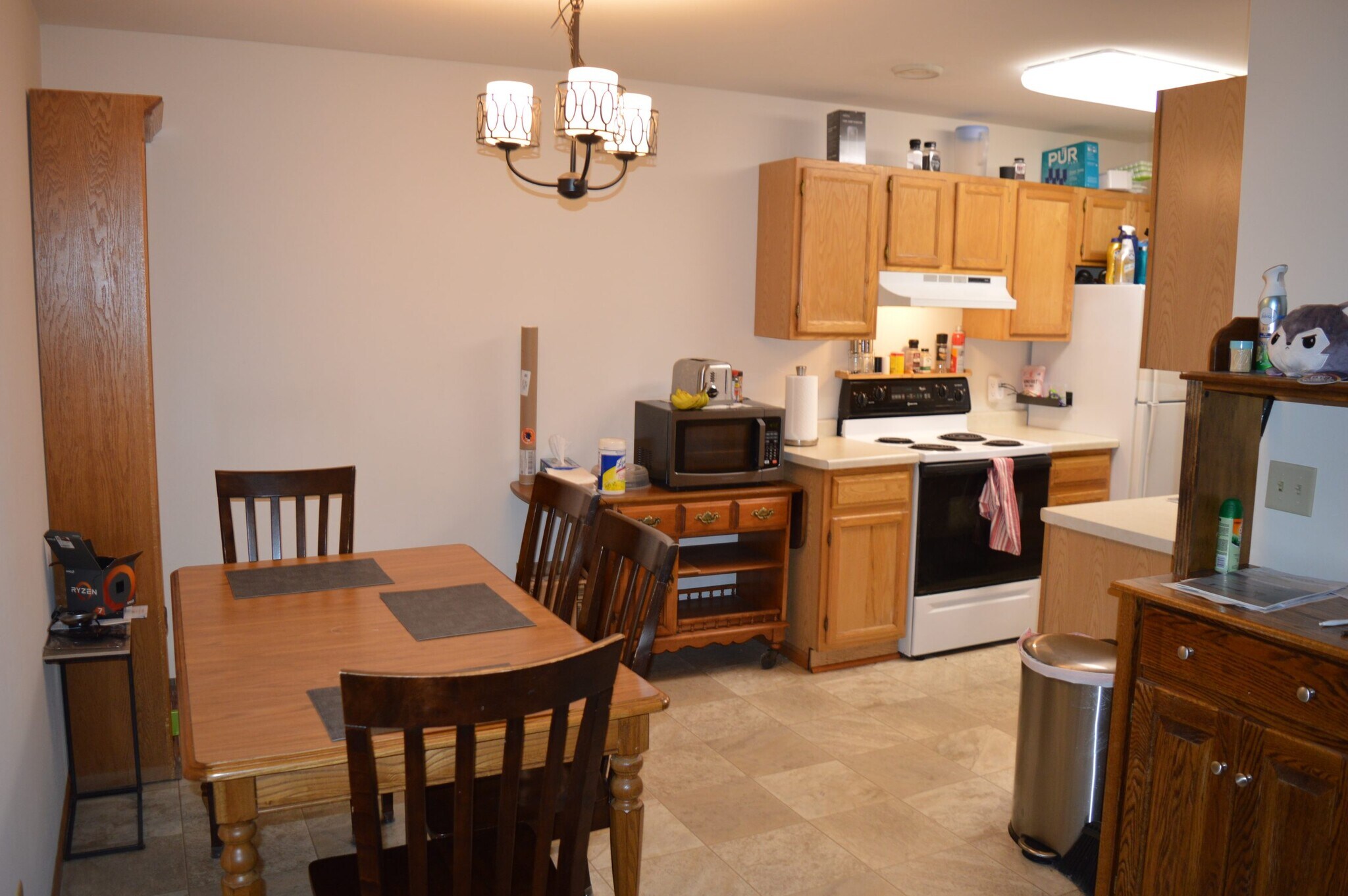 Building Photo - 207 School Rd