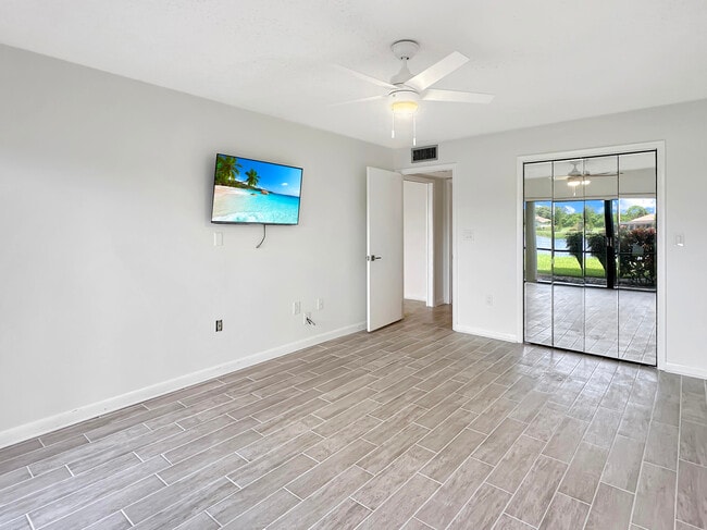 Building Photo - 3351 Twin Lakes Terrace