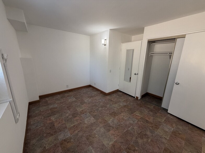 Building Photo - 1949 Monte Vista Dr