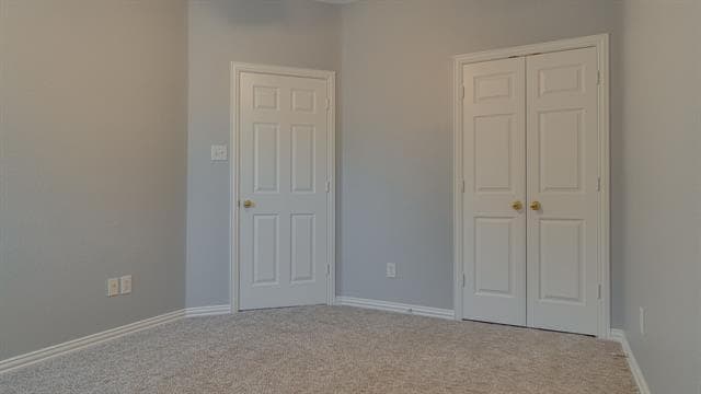 Building Photo - 4008 Kenwood Dr