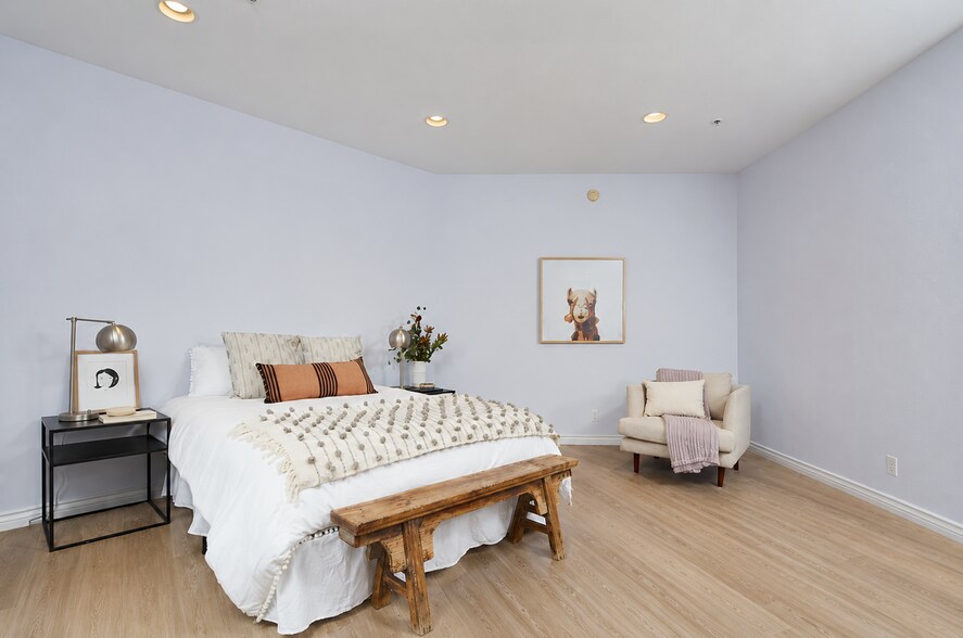 Building Photo - 3460 S Centinela Ave