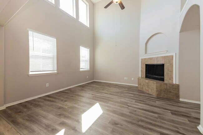 Building Photo - 1820 Plymouth Dr