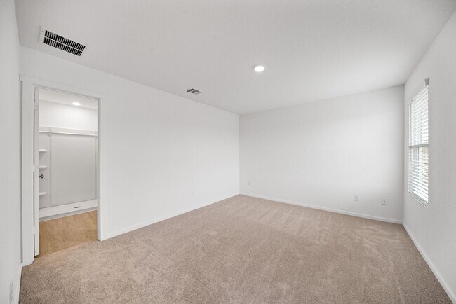 Building Photo - 241 Tahoe Ave