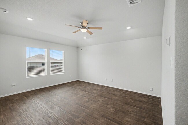 Building Photo - Spacious 3 Bed Home in Seguin | Open Layout + Private Yard!