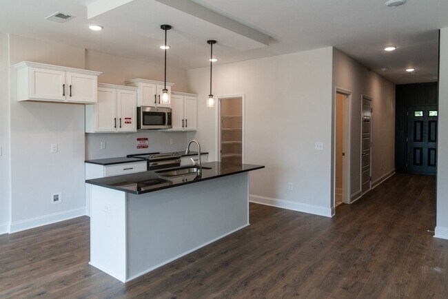 Building Photo - Gorgeous Single Family Home