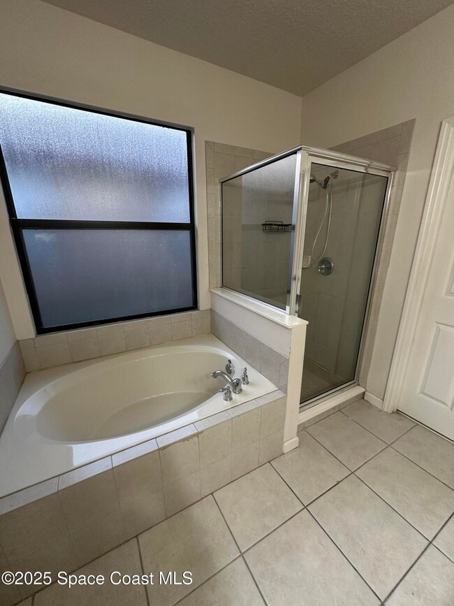 Building Photo - 2823 Glenridge Cir