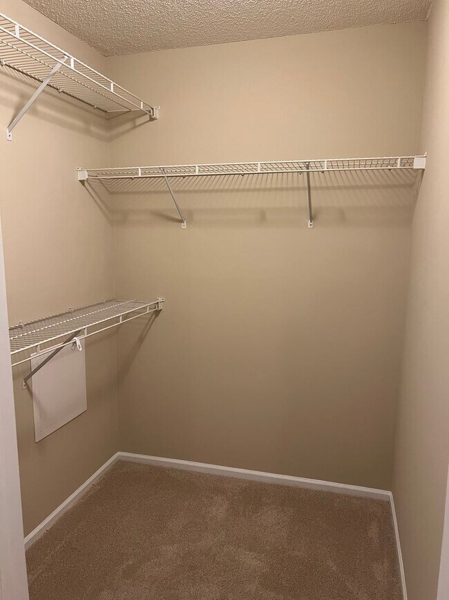 Building Photo - Two bedroom two bath second floor unit