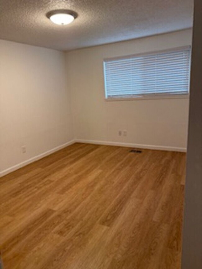 Building Photo - Central Lakes - Lakewood Duplex