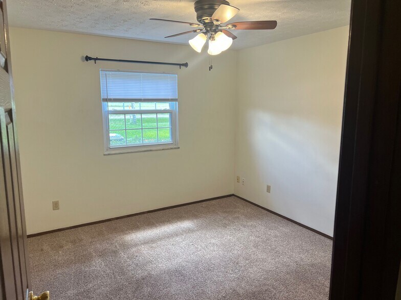 Front Bedroom - 41056 Butternut Park Ct