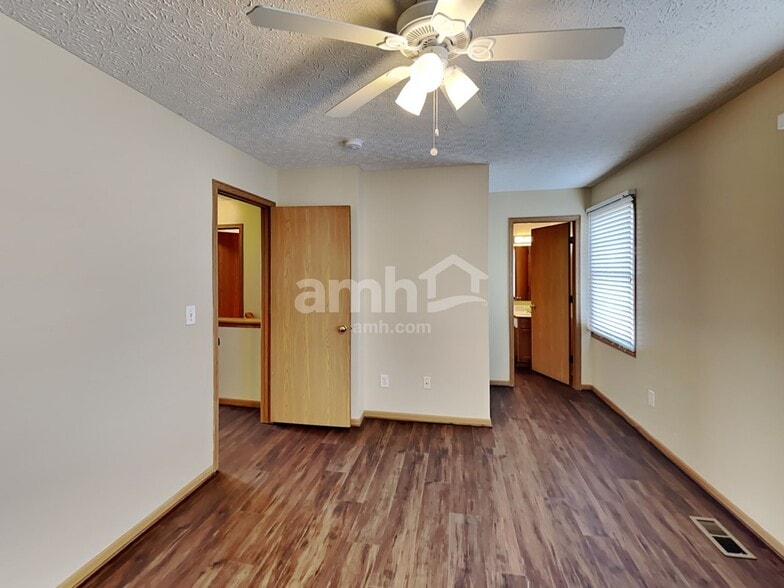 Building Photo - 7337 Kenmare Dr