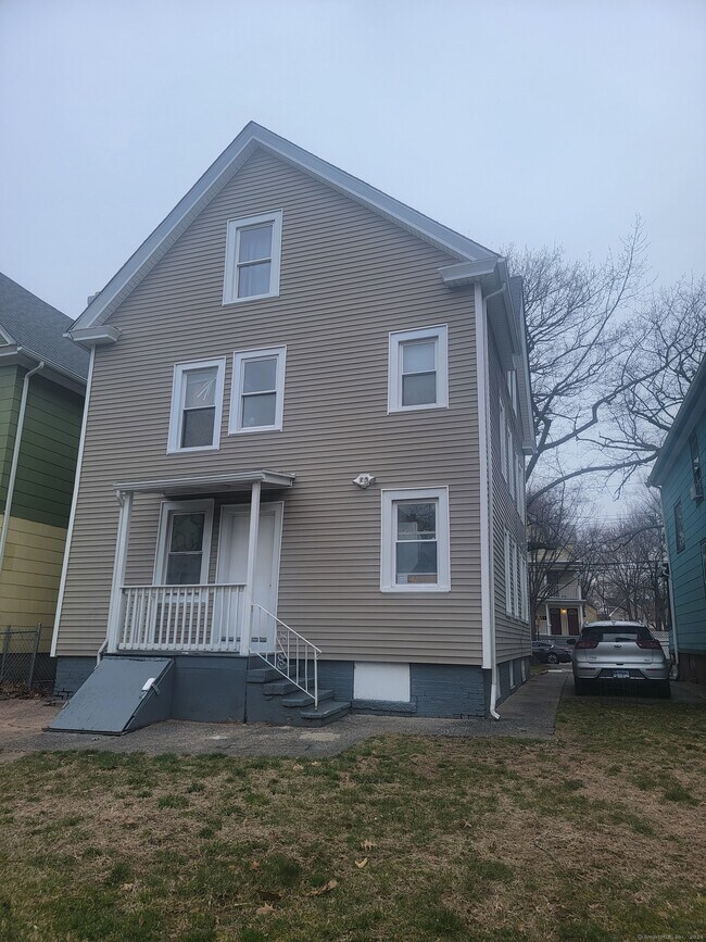 Building Photo - 322 Bassett St